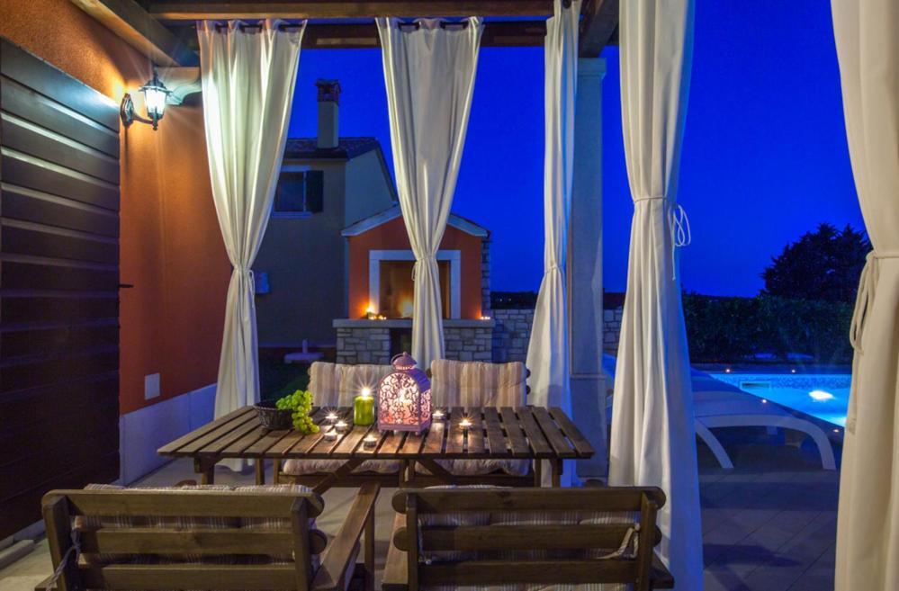 Villas Vilanija Умаг Экстерьер фото