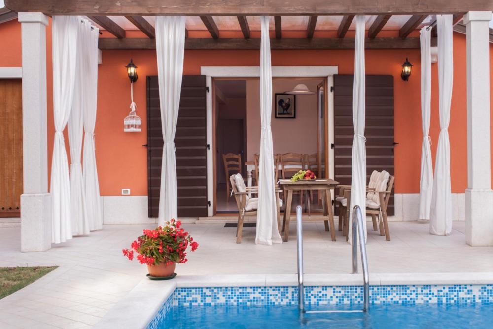 Villas Vilanija Умаг Экстерьер фото